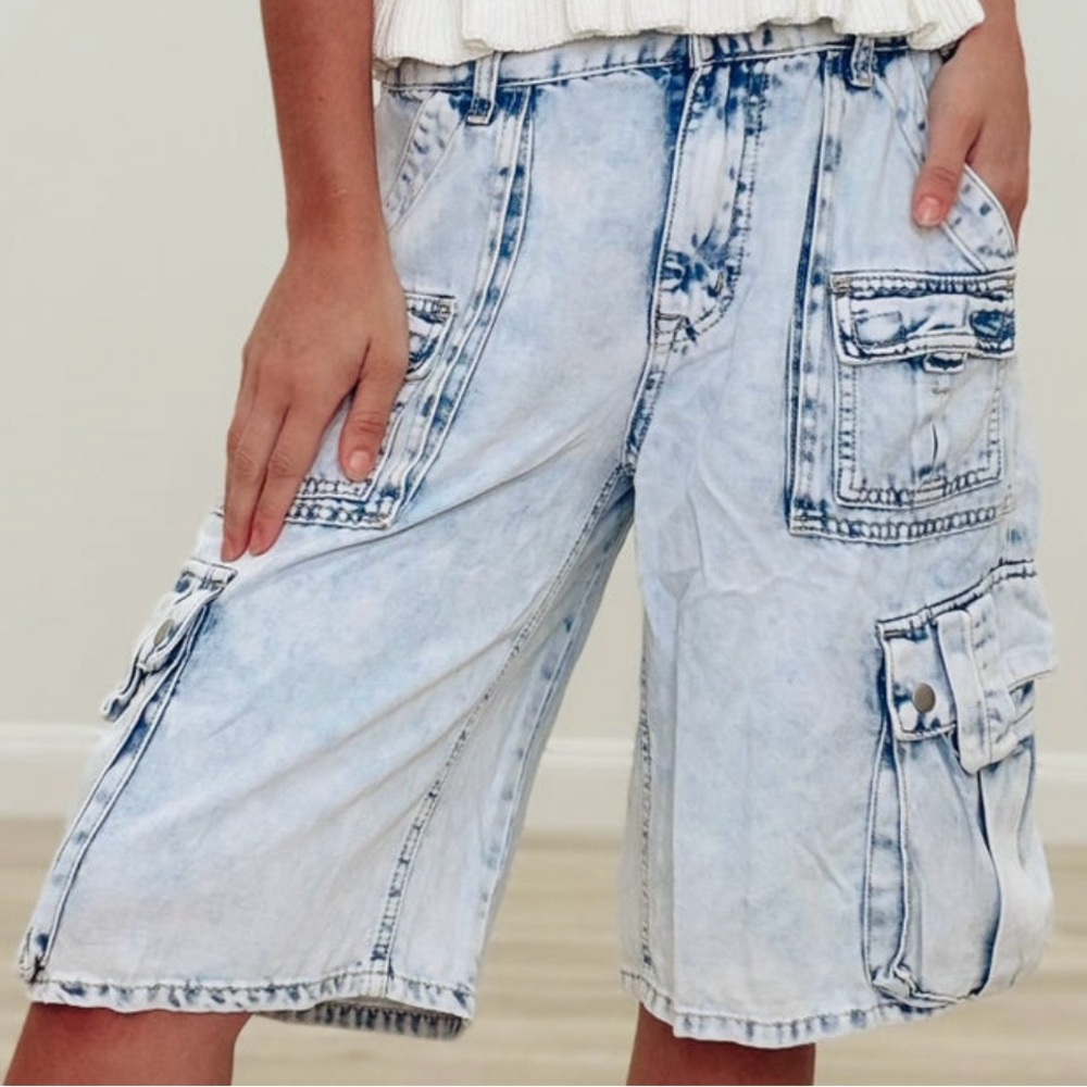 Trendy Light Blue Cargo Shorts for Women